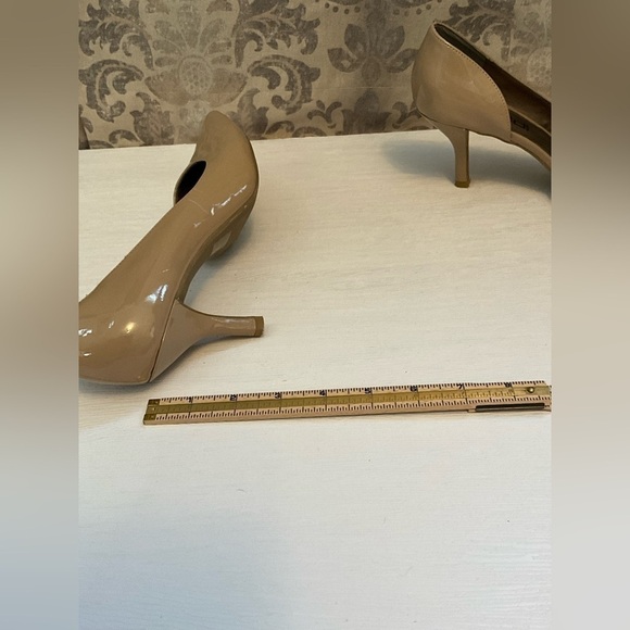 Moda Spana Cream/Tan Pointy Toe Heels Patient leather Size 8 - Picture 8 of 10